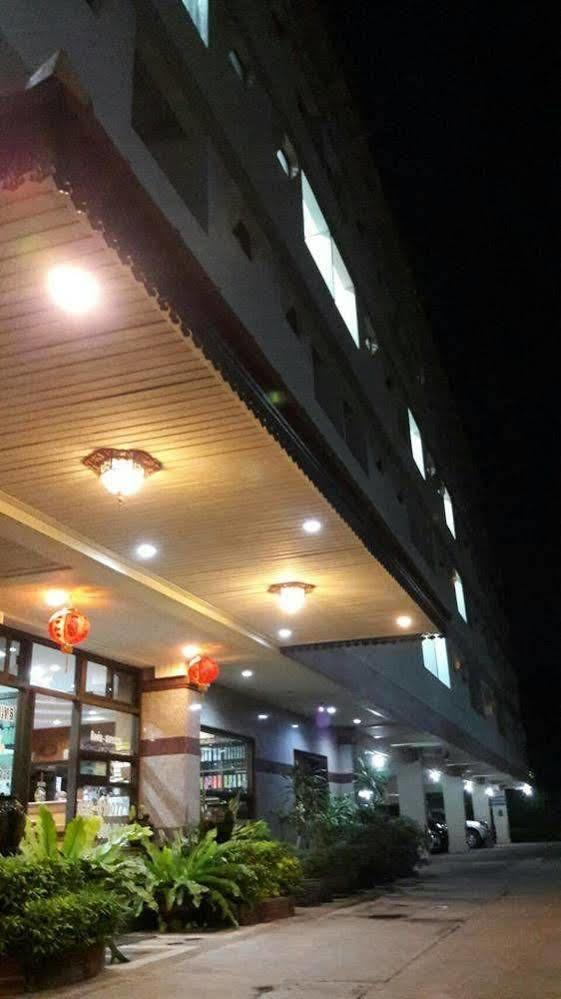 Veerasuda Condotel Ratchaburi Exterior photo