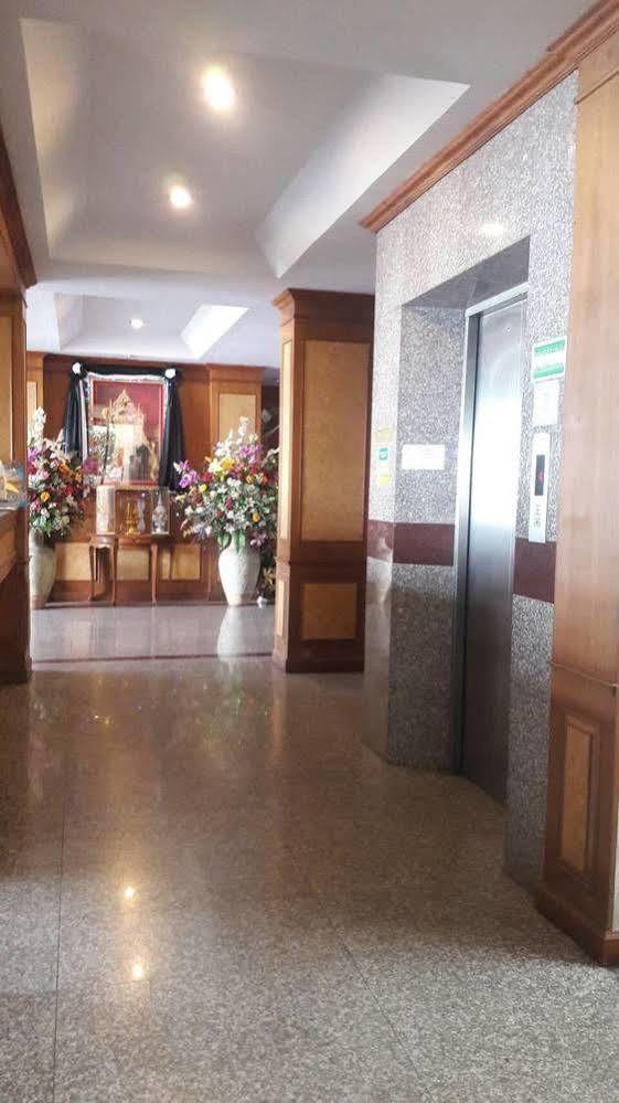 Veerasuda Condotel Ratchaburi Exterior photo