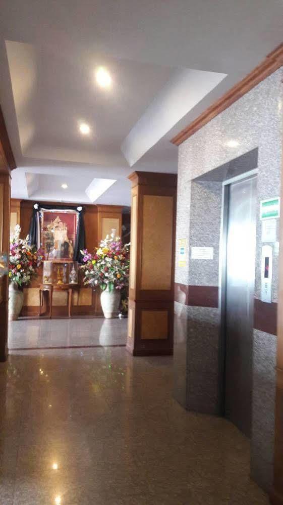 Veerasuda Condotel Ratchaburi Exterior photo