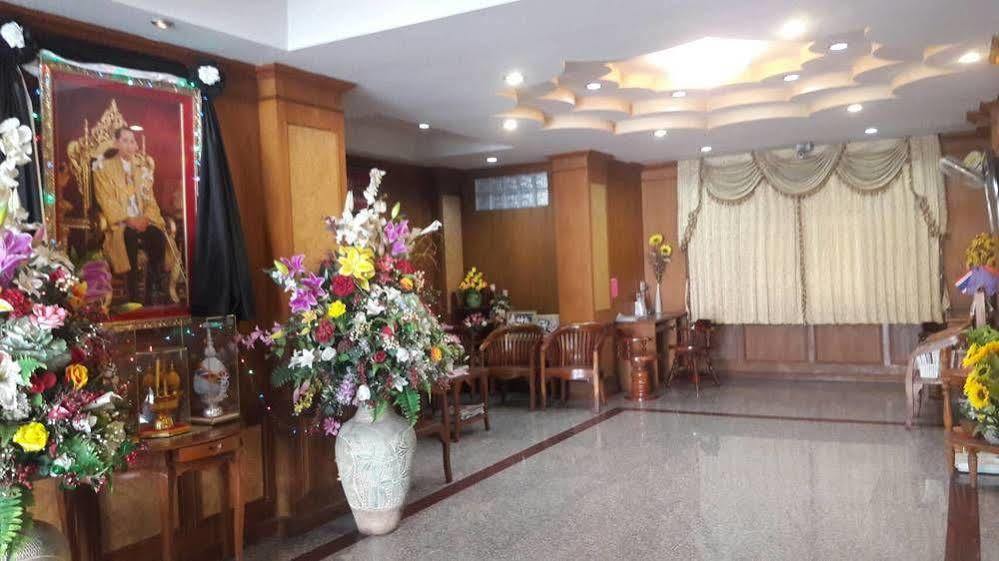 Veerasuda Condotel Ratchaburi Exterior photo